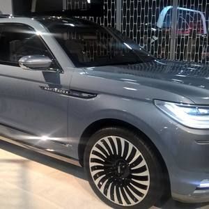 Meet your Posher, Gilbert